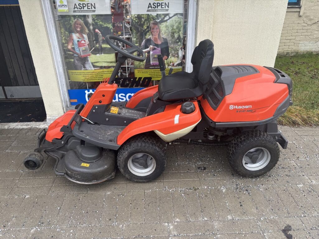 Husqvarna R 214TC, Neliveto, Vaihtokone