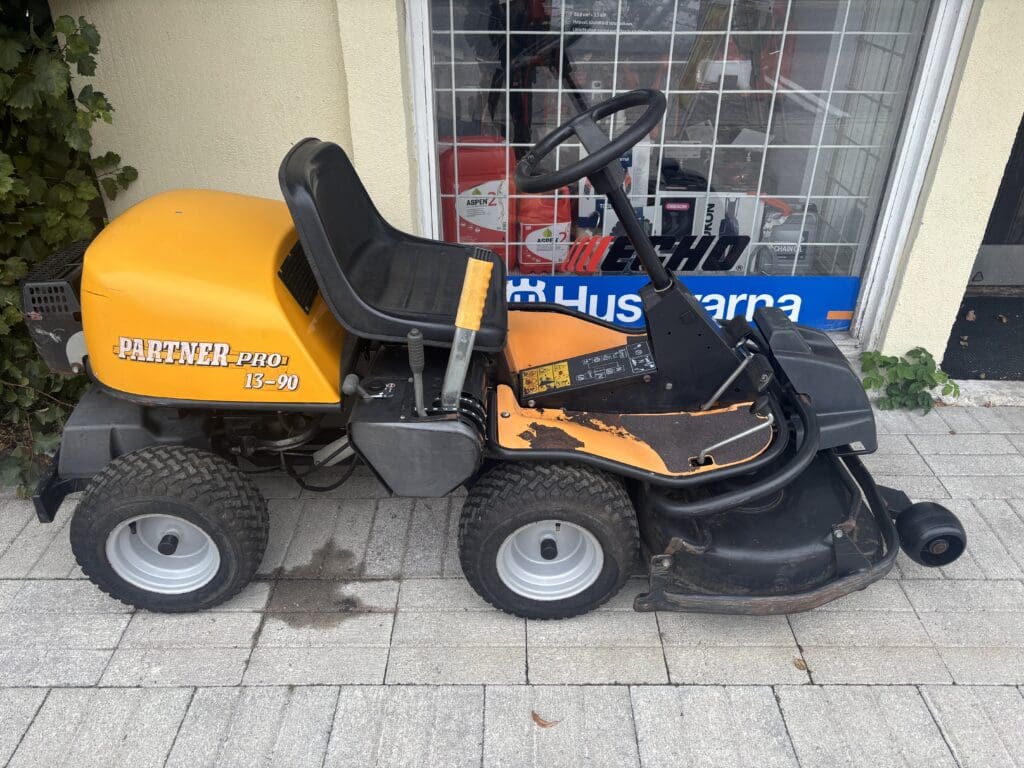 Partner, Pro, 13-90, Hydrostaatti, Rider, Etuleikkuri, Husqvarna, Briggs & Stratton,